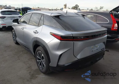 2025 Lexus Rz 300E z USA, uszkodzony, nr VIN JTJABABB8SA008201